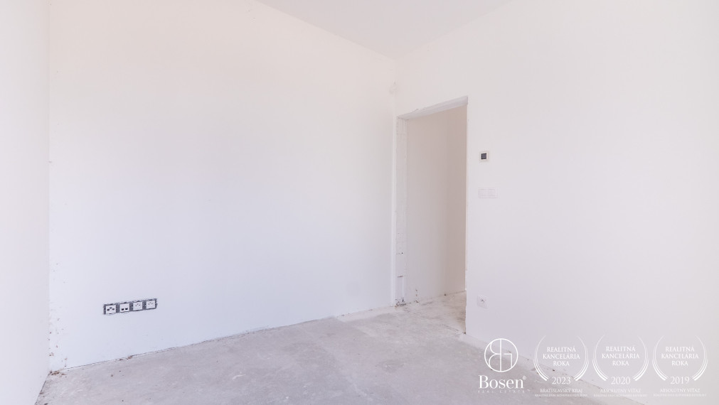 Bosen Realicity / 4 izbový rodinný dom v tichom prostredí