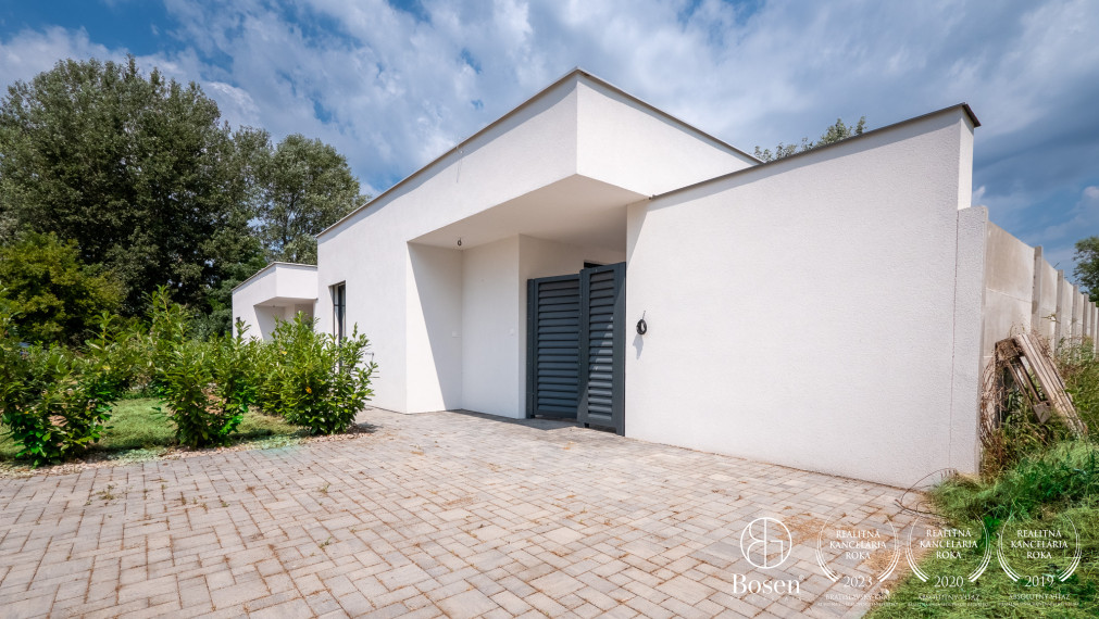 Bosen Realicity / 4 izbový rodinný dom v tichom prostredí