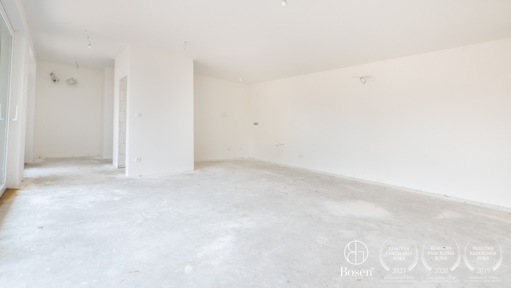 Bosen Realicity / 4 izbový rodinný dom v tichom prostredí