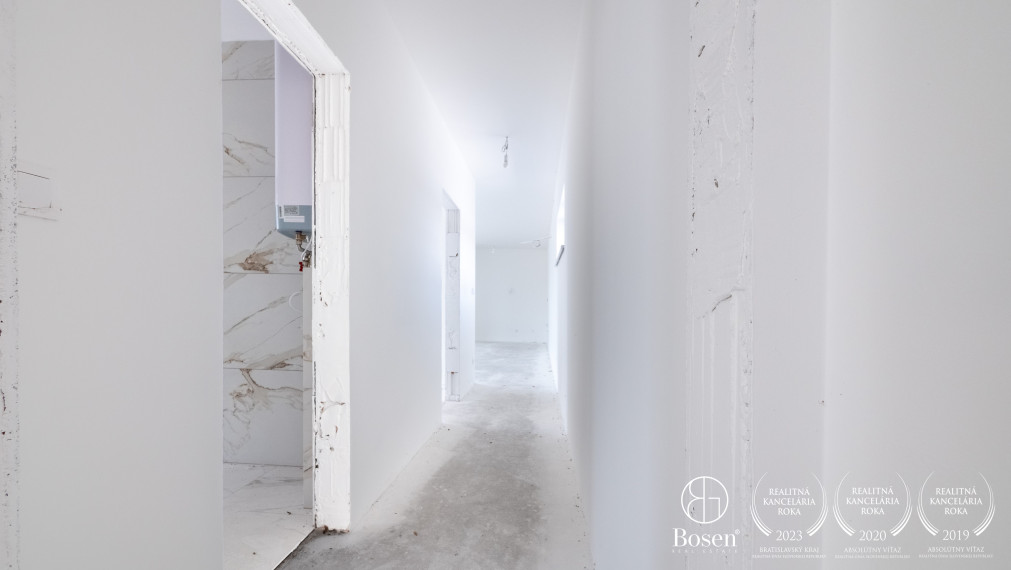 Bosen Realicity / 4 izbový rodinný dom v tichom prostredí