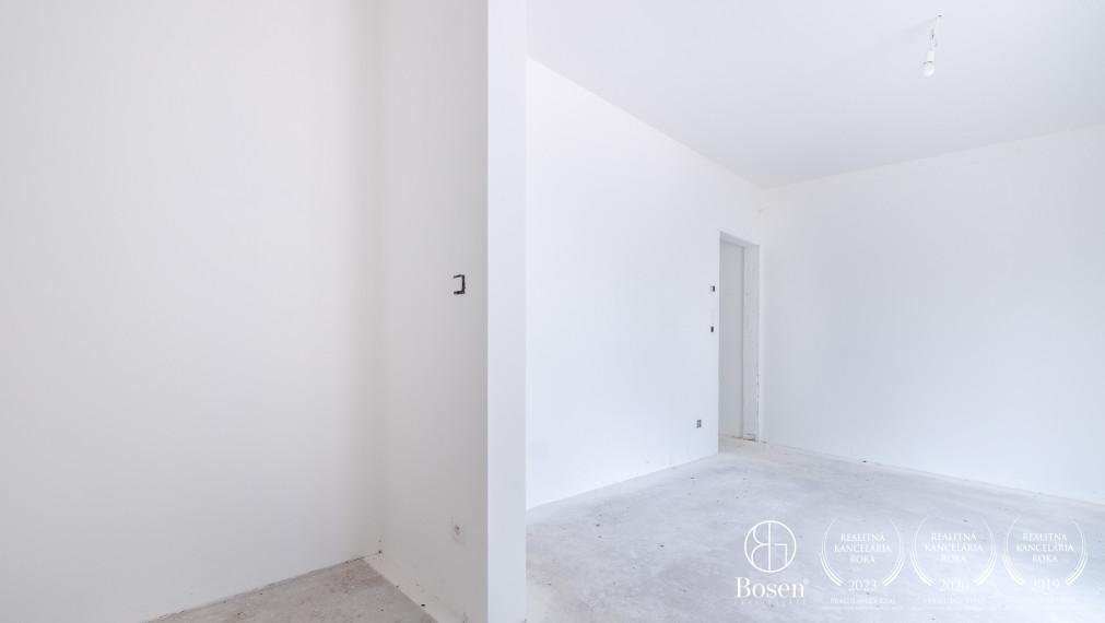 Bosen Realicity / 4 izbový rodinný dom v tichom prostredí