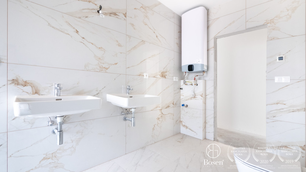 Bosen Realicity / 4 izbový rodinný dom v tichom prostredí