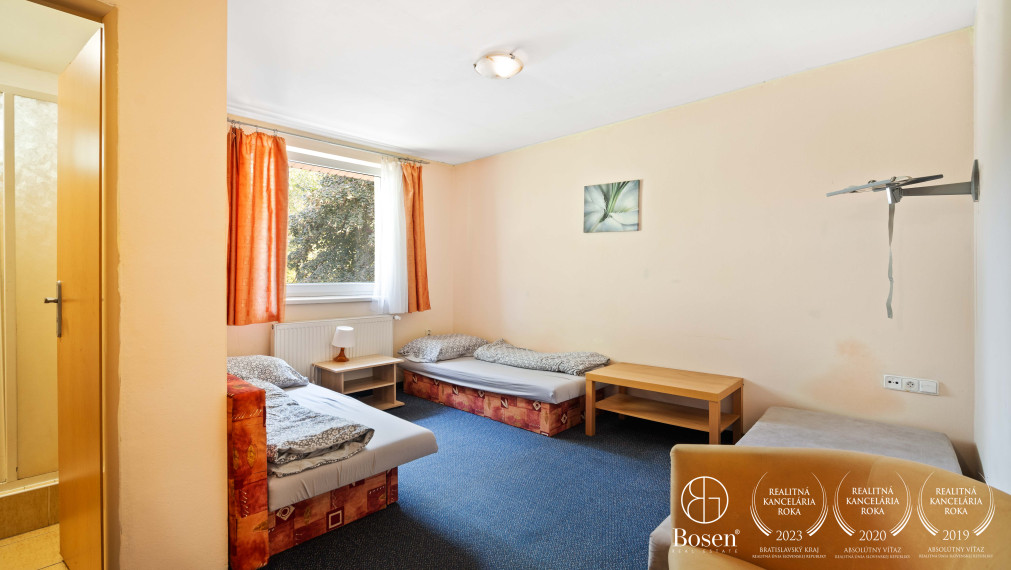 BOSEN | 8-izb penzión 3 km od termálneho kúpaliska Podhájska