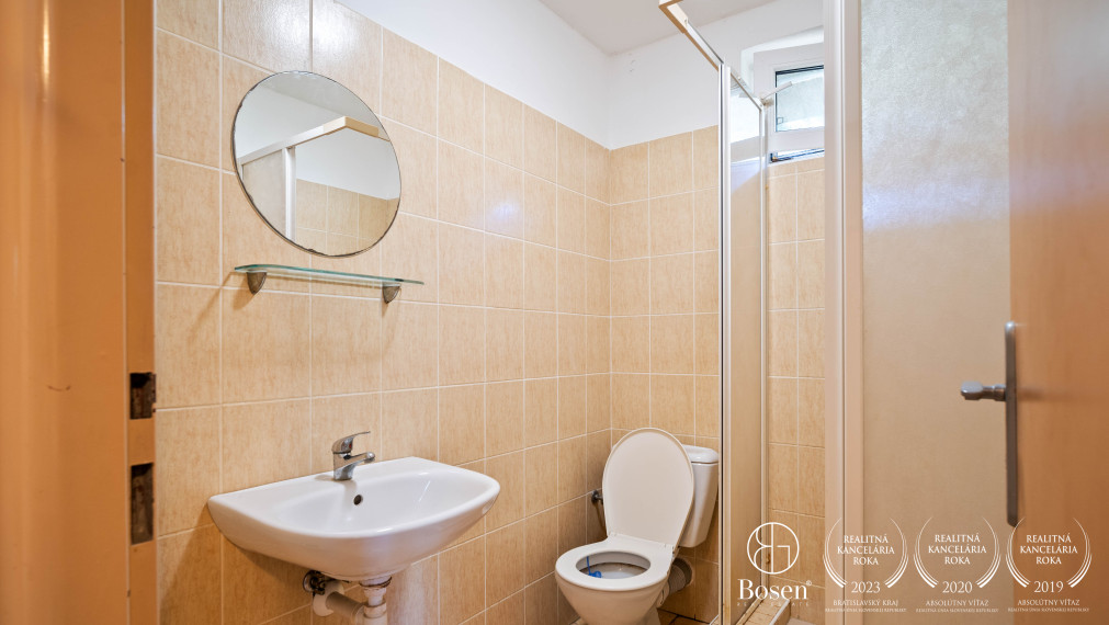 BOSEN | 8-izb penzión 3 km od termálneho kúpaliska Podhájska