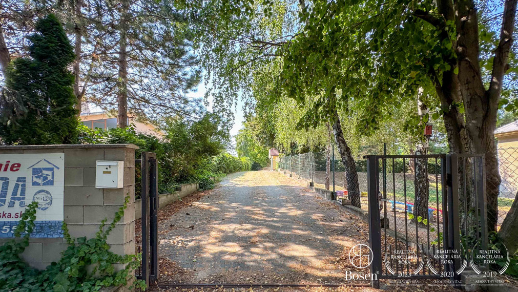 BOSEN | 8-izb penzión 3 km od termálneho kúpaliska Podhájska