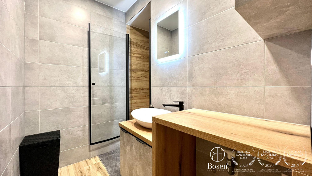 REZERVOVANÝ | Predaj 2 izbový byt na ulici Staničná -Trenčín