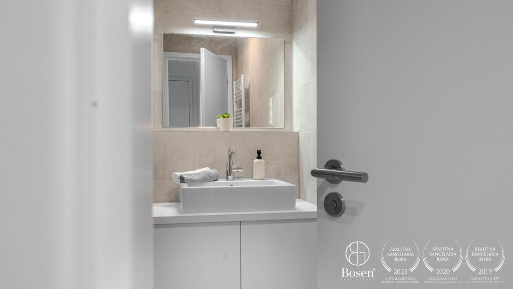 BOSEN | Zariadený 2kk byt v novostavbe Sky Park, Staré Mesto