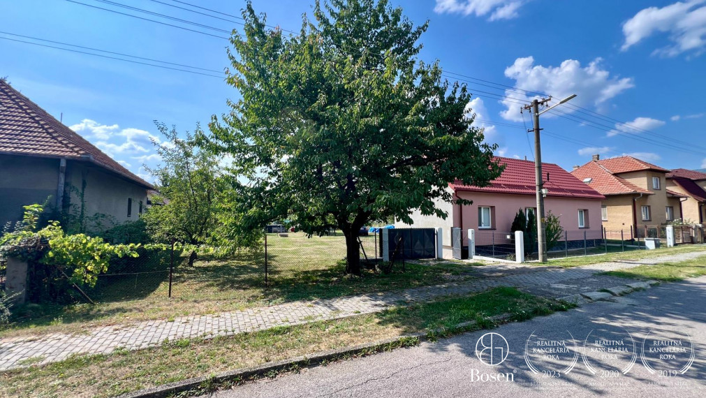 BOSEN | Na predaj stavebný pozemok v obci Kostolná - Záriečie,  663 m2