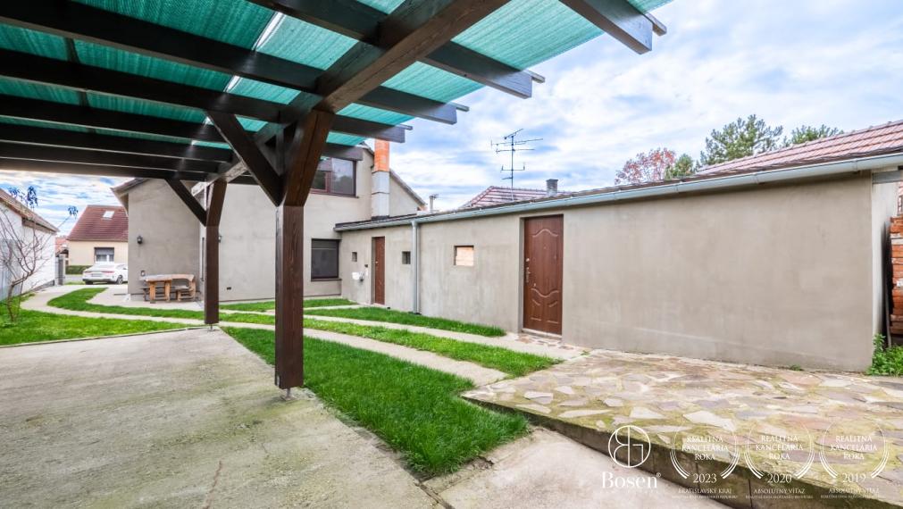 BOSEN | 7 izbový rodinný dom v obci Šaštín - Stráže