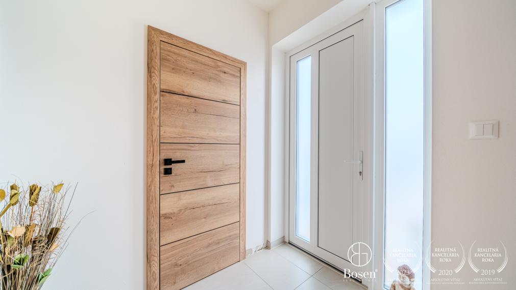 BOSEN | Príjemný kompletne zariadený rodinný dom na predaj