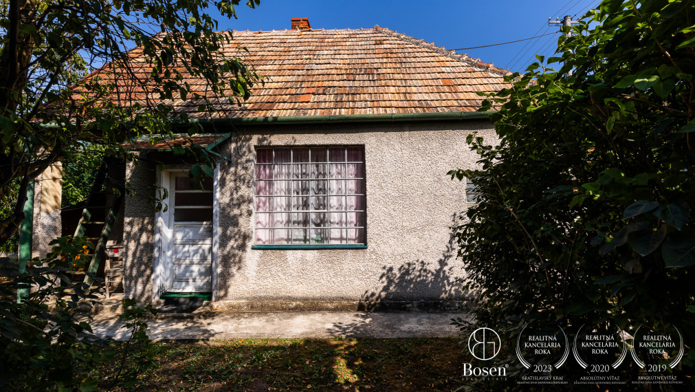 BOSEN | Rezervované- Dom v pôvodnom stave s pozemkom 1179 m2