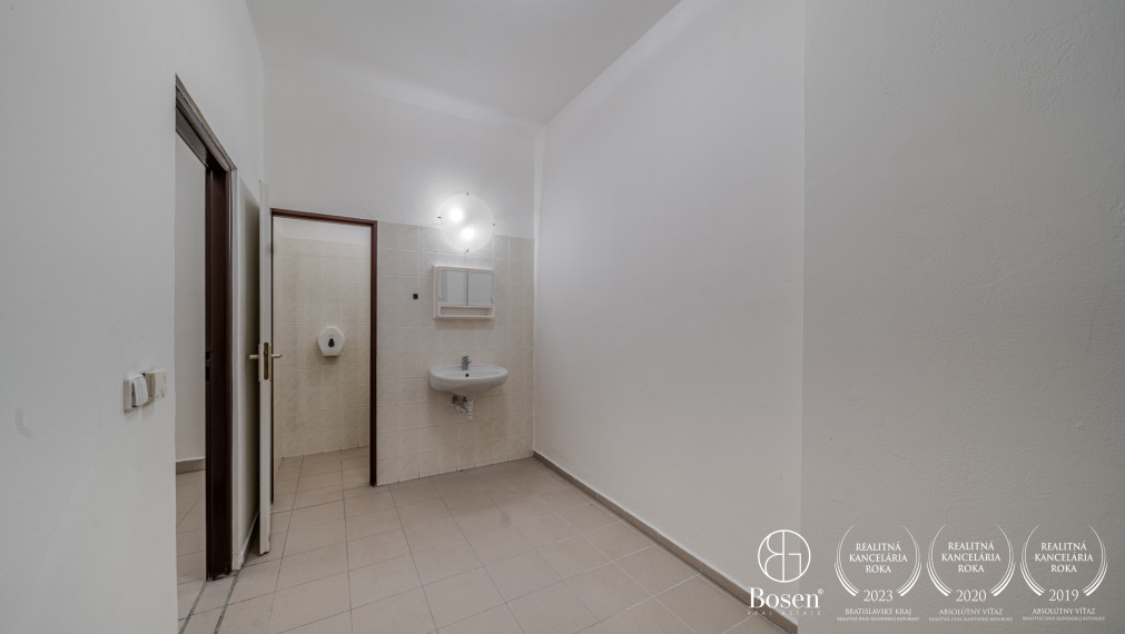 BOSEN | Predaj obchodného priestoru 177 m2, Višňová ul., Bratislava - Nové Mesto