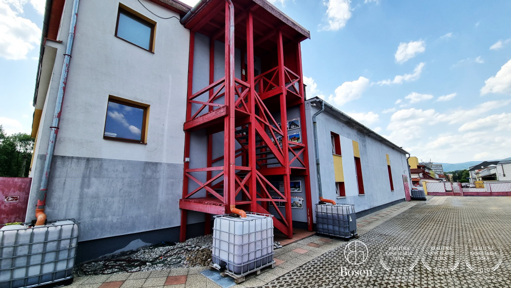 BOSEN | ZNÍŽENÁ CENA - Skladovo - výrobný areál s kanceláriami.