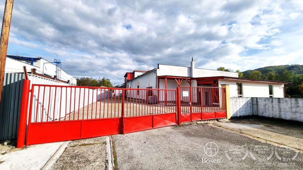 BOSEN | ZNÍŽENÁ CENA - Skladovo - výrobný areál s kanceláriami.
