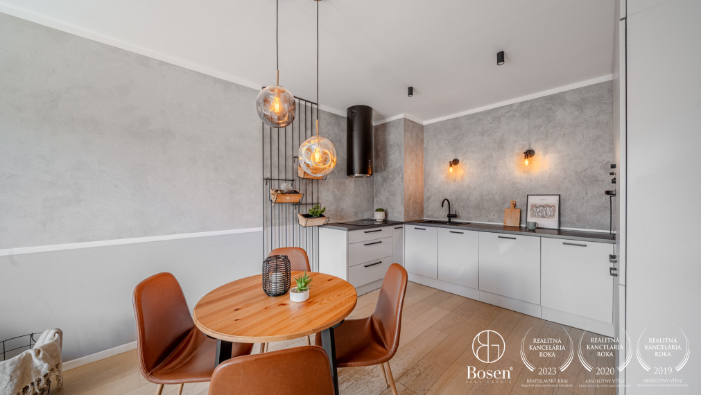 PREDANÉ: BOSEN | 4kk byt v novostavbe Pari s výhľadom na Zwirn