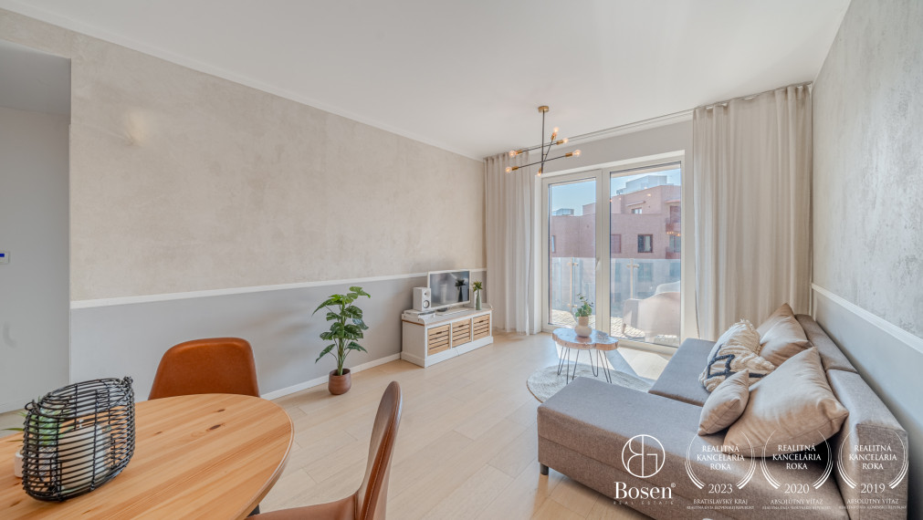 PREDANÉ: BOSEN | 4kk byt v novostavbe Pari s výhľadom na Zwirn