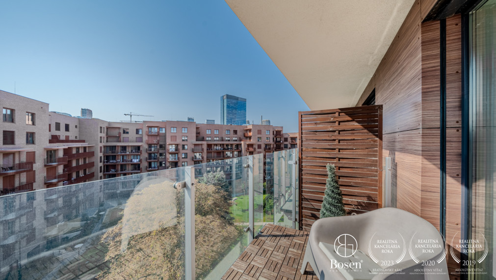 PREDANÉ: BOSEN | 4kk byt v novostavbe Pari s výhľadom na Zwirn