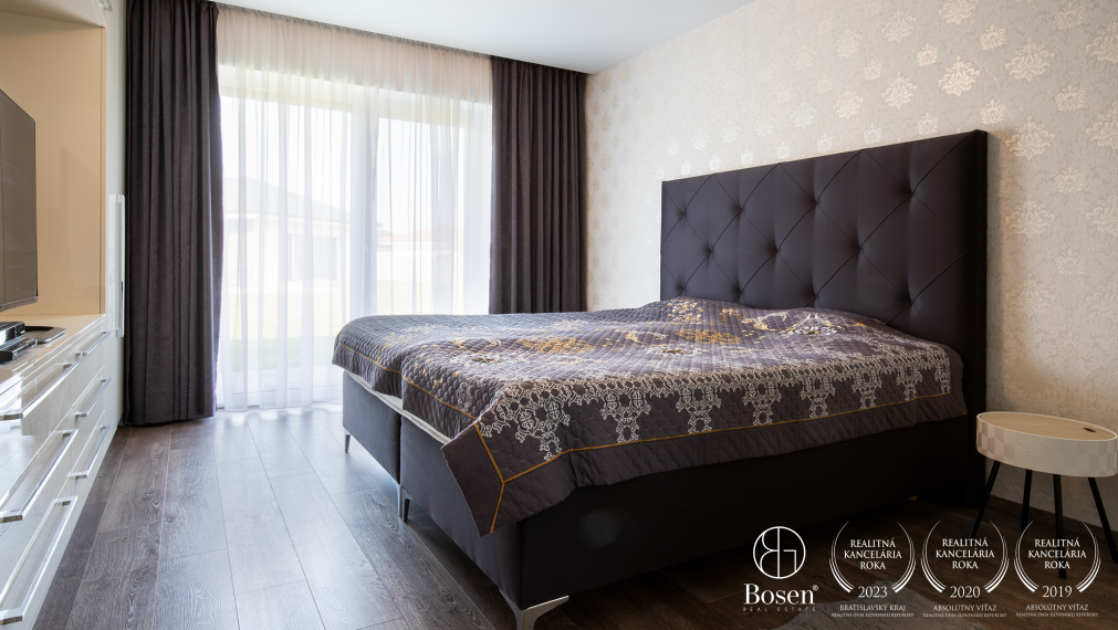 REZERVOVANÉ | BOSEN | Nadštandardný 5i RD s dvojgarážou