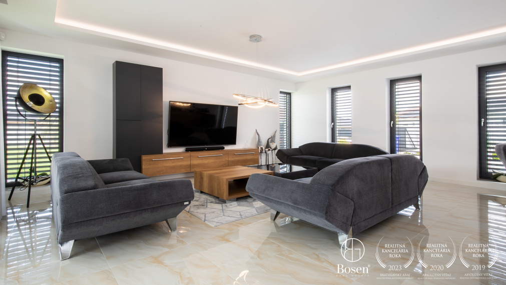 REZERVOVANÉ | BOSEN | Nadštandardný 5i RD s dvojgarážou