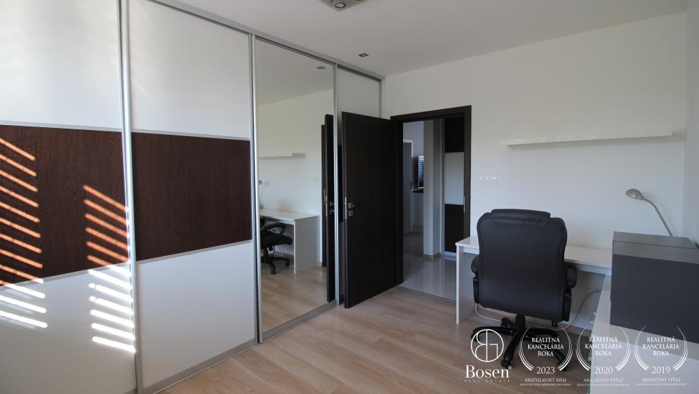 BOSEN | 3 izbový byt s terasou, Školské Námestie, Rohožník