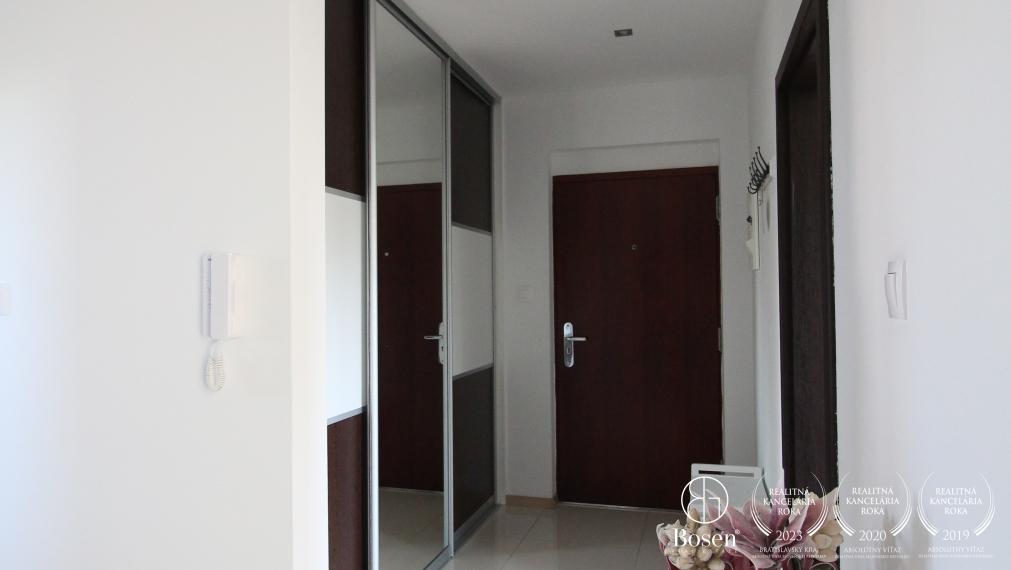 BOSEN | 3 izbový byt s terasou, Školské Námestie, Rohožník