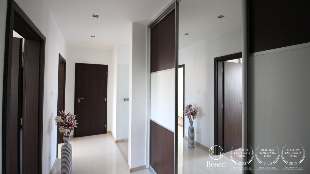 BOSEN | 3 izbový byt s terasou, Školské Námestie, Rohožník