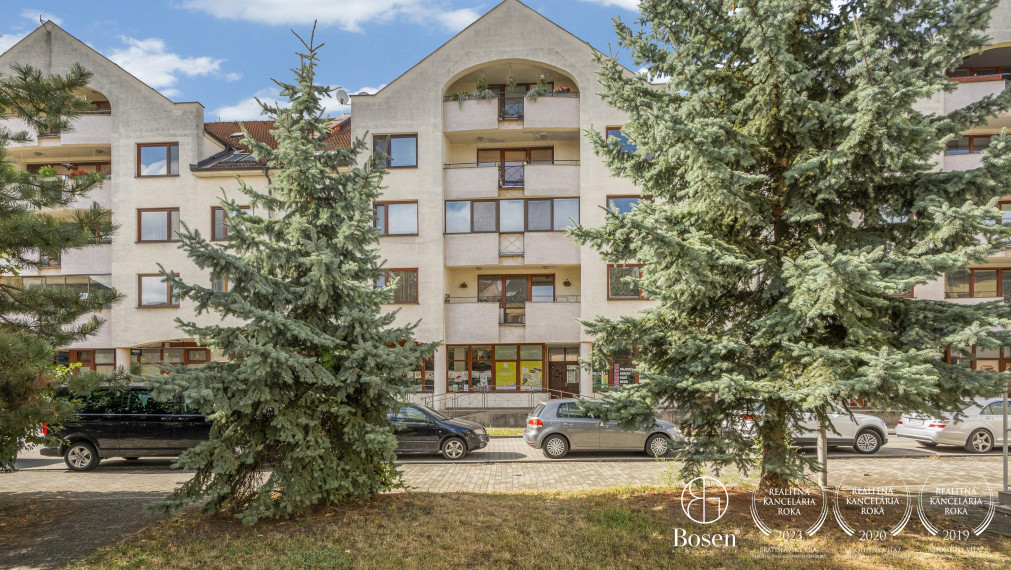 BOSEN | Na prenájom 1 izbový byt s loggiou na Malom námestí v Malackách