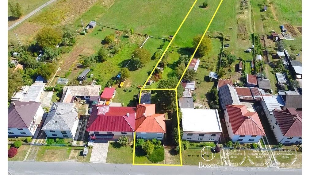 BOSEN | REZERVOVANÉ | Rodinný dom v obci Kalinovo, 2568m2.