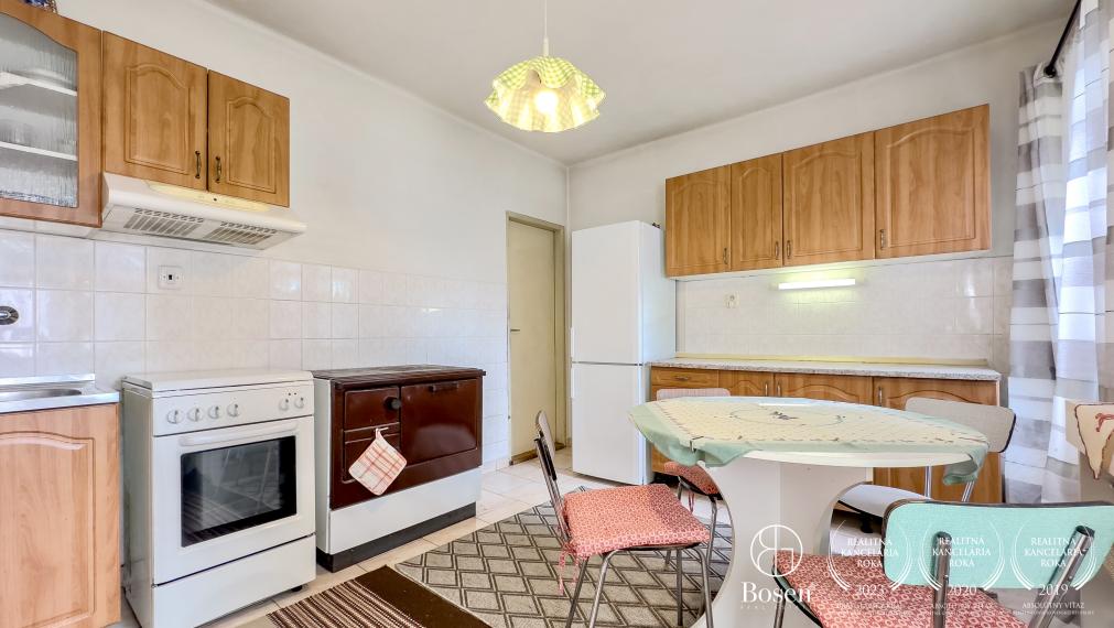 BOSEN | REZERVOVANÉ | Rodinný dom v obci Kalinovo, 2568m2.