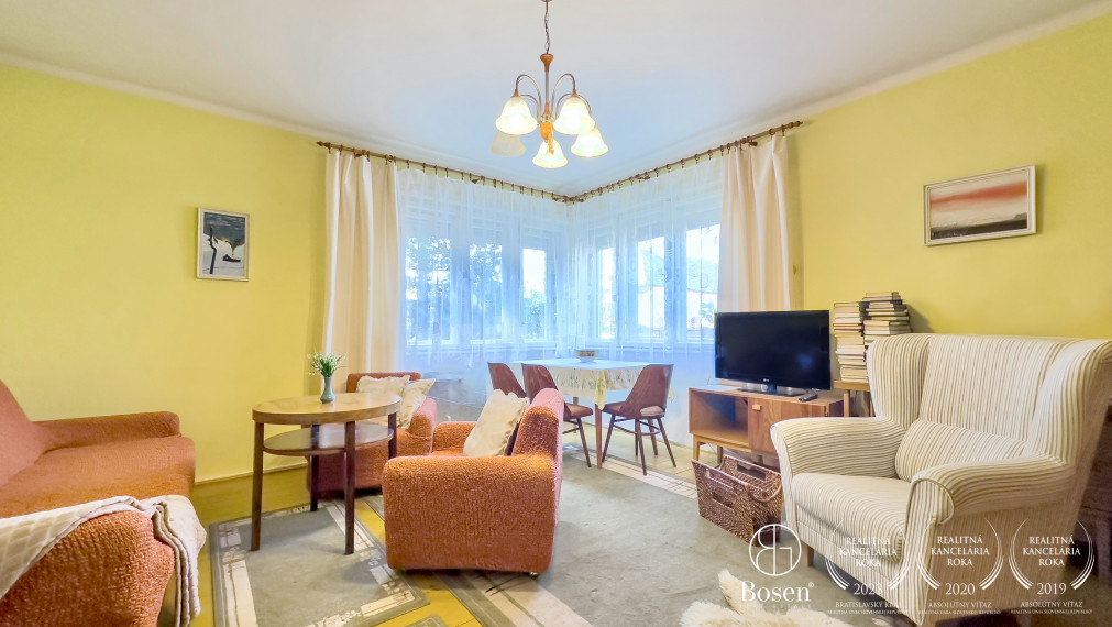 BOSEN | REZERVOVANÉ | Rodinný dom v obci Kalinovo, 2568m2.