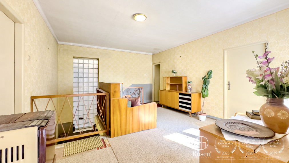 BOSEN | REZERVOVANÉ | Rodinný dom v obci Kalinovo, 2568m2.