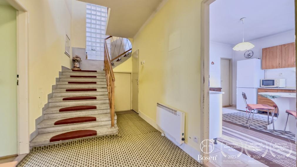 BOSEN | REZERVOVANÉ | Rodinný dom v obci Kalinovo, 2568m2.