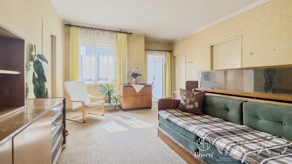 BOSEN | REZERVOVANÉ | Rodinný dom v obci Kalinovo, 2568m2.