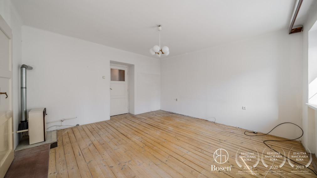 PREDANÉ - BOSEN I 2 izbový byt v pôvodnom stave na Miletičovej ulici