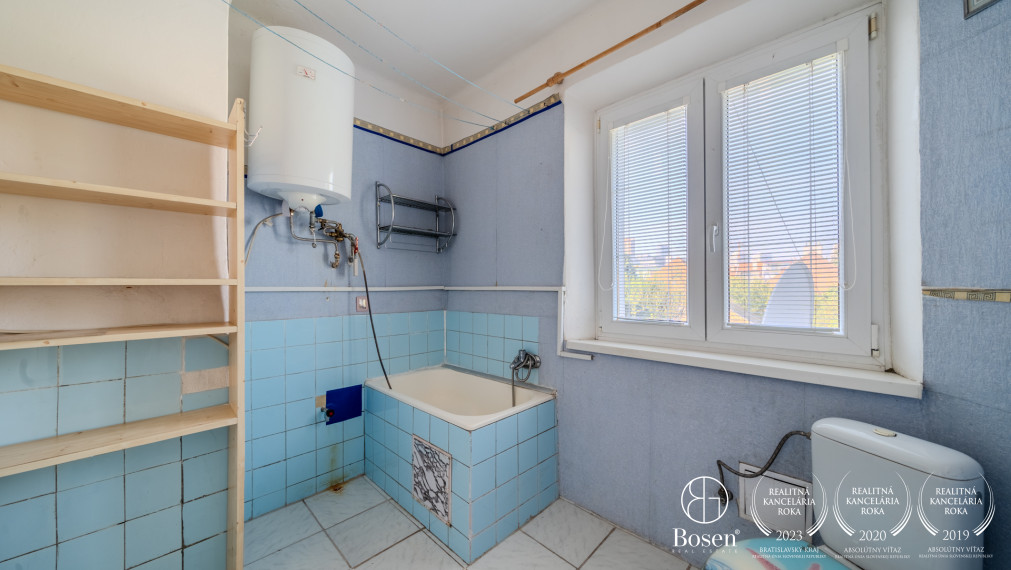 PREDANÉ - BOSEN I 2 izbový byt v pôvodnom stave na Miletičovej ulici