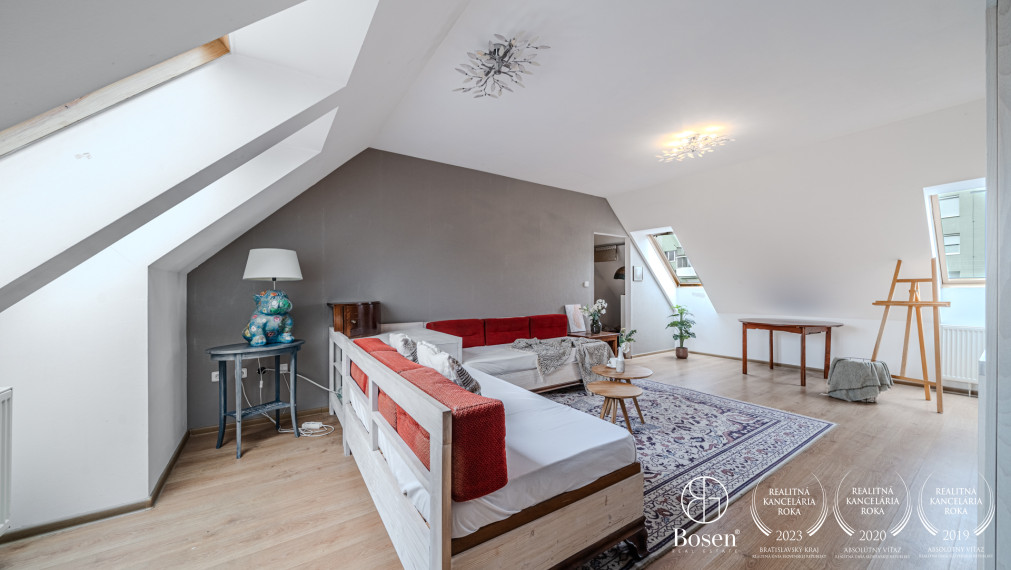 PREDANÉ - BOSEN | Podkrovný 2 izbový byt na Vajanského ulici v Modre