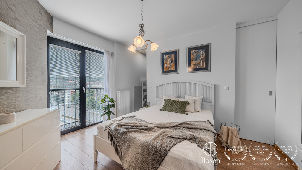 BOSEN | PRENAJATÉ 4 izbový penthouse v obľúbenom projekte Modrá guľa, 230m2, Staré mesto