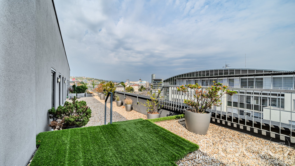 BOSEN | Prenájom 4 izbový penthouse v obľúbenom projekte Modrá guľa, 230m2, Staré mesto