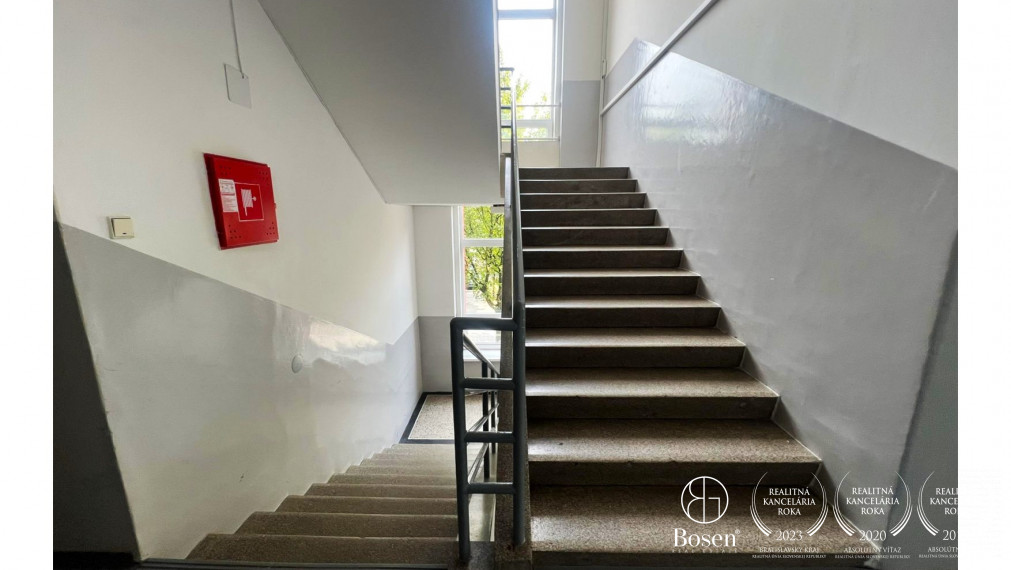 BOSEN | Na prenájom 1 izbový byt Piešťanská ulica Trenčín