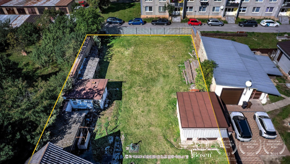 BOSEN |  REZERVOVANE  Ideálny stavebný pozemok v blízkosti centra mesta
