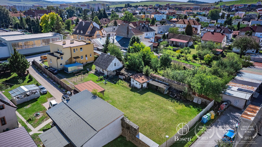 BOSEN |  REZERVOVANE  Ideálny stavebný pozemok v blízkosti centra mesta