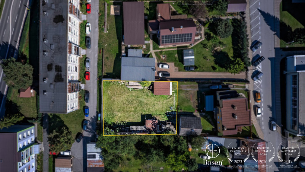 BOSEN |  REZERVOVANE  Ideálny stavebný pozemok v blízkosti centra mesta