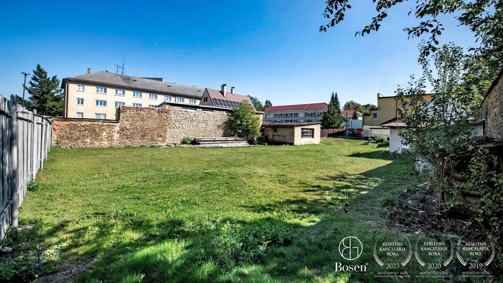 BOSEN |  REZERVOVANE  Ideálny stavebný pozemok v blízkosti centra mesta