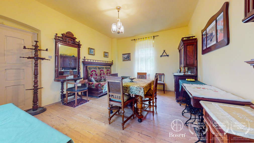 BOSEN | Na predaj rodinný dom v  obci Nové Hony, 1730m2