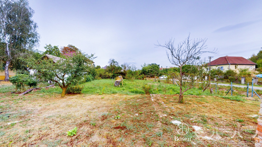 BOSEN | Na predaj rodinný dom v  obci Nové Hony, 1730m2