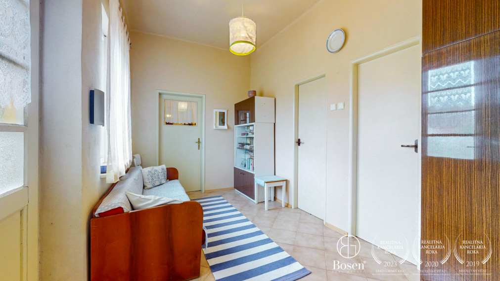 BOSEN | Na predaj rodinný dom v  obci Nové Hony, 1730m2