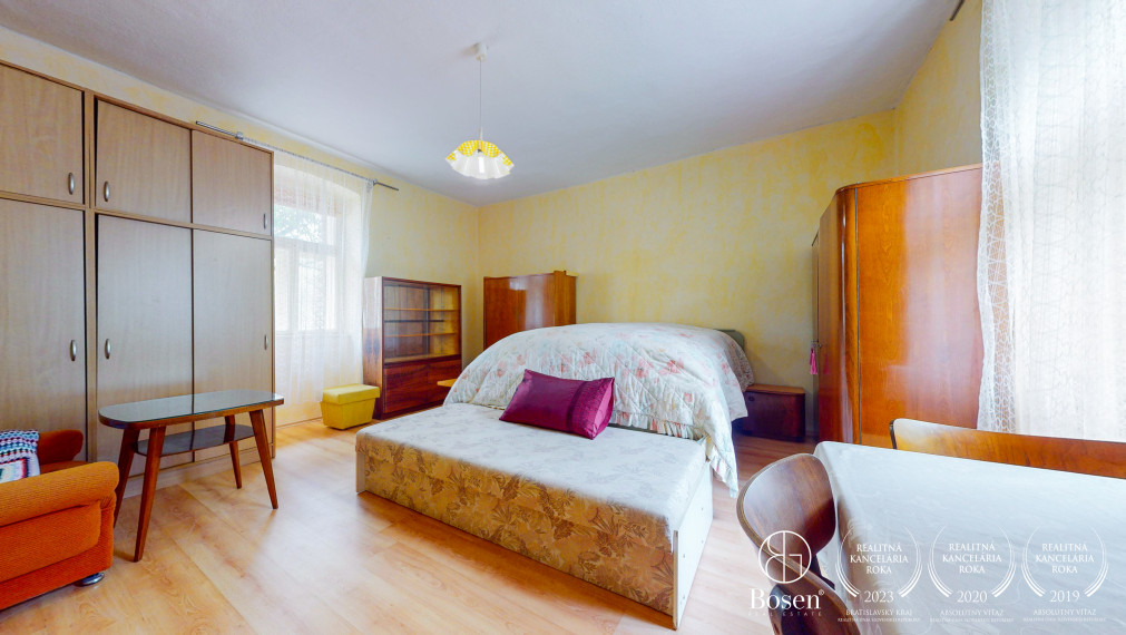 BOSEN | Na predaj rodinný dom v  obci Nové Hony, 1730m2