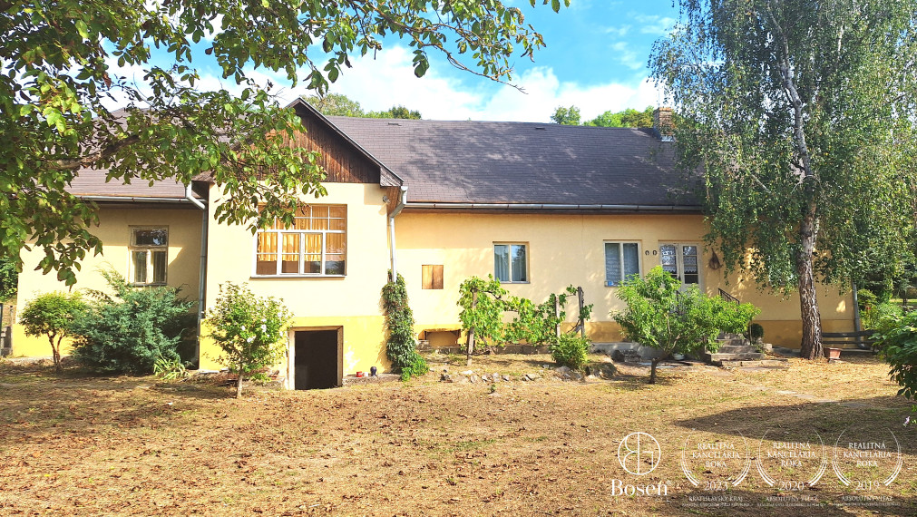 BOSEN | Na predaj rodinný dom v  obci Nové Hony, 1730m2