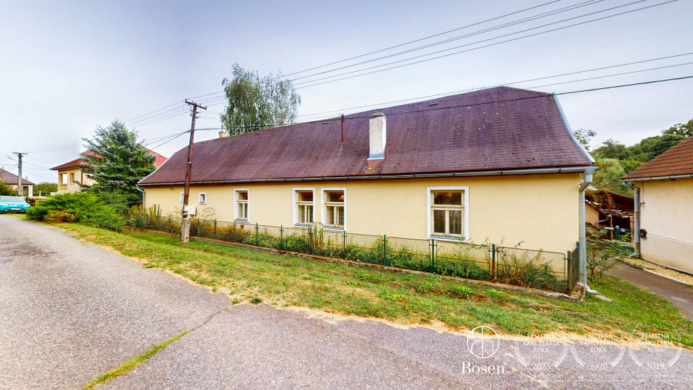 BOSEN | Na predaj rodinný dom v  obci Nové Hony, 1730m2