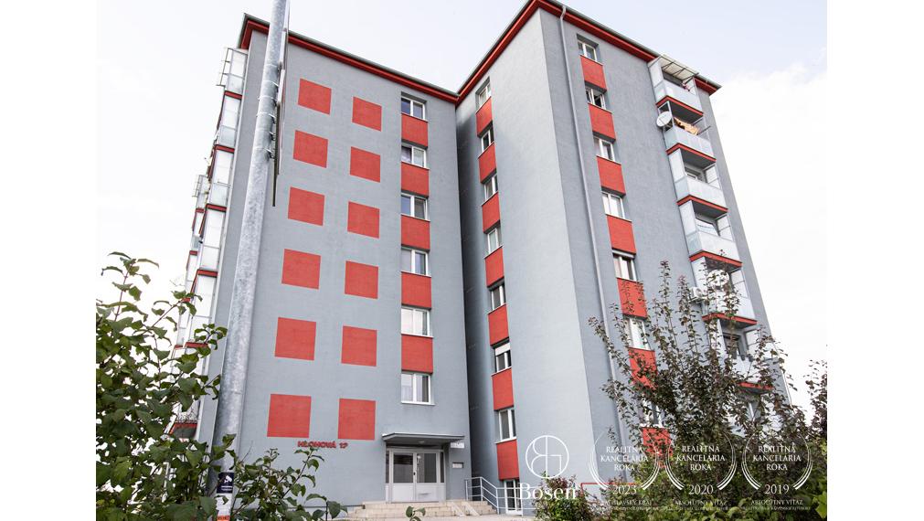 BOSEN | Na predaj Zrekonštruovaný 2-izbový byt v centre Hlohovca